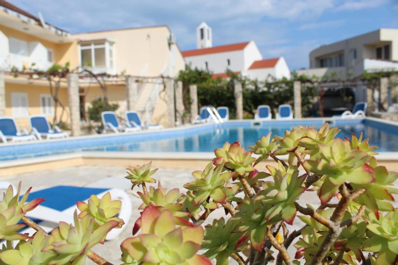 Spacious Bedroom For Two With Pool View - Pansion Hajduk Đảo Korčula Ngoại thất bức ảnh