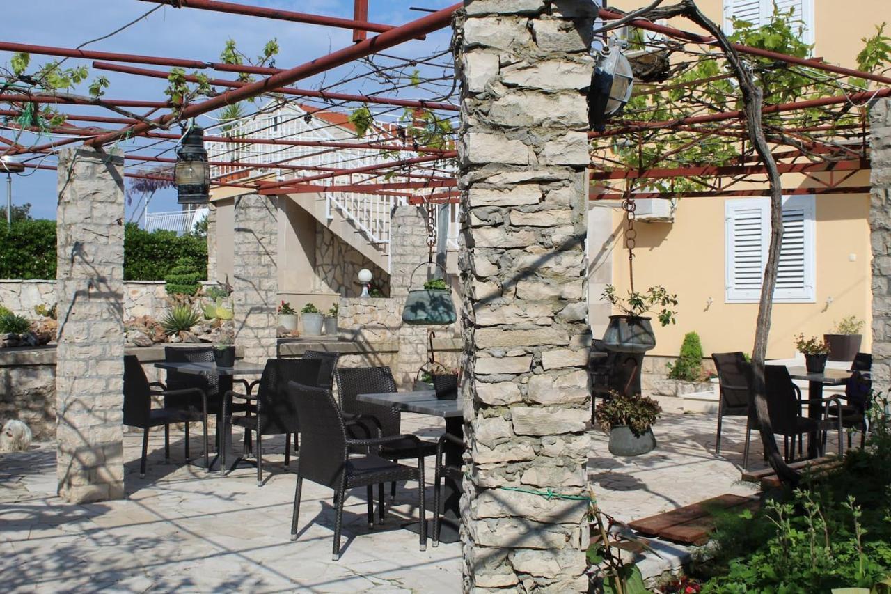 Spacious Bedroom For Two With Pool View - Pansion Hajduk Đảo Korčula Ngoại thất bức ảnh